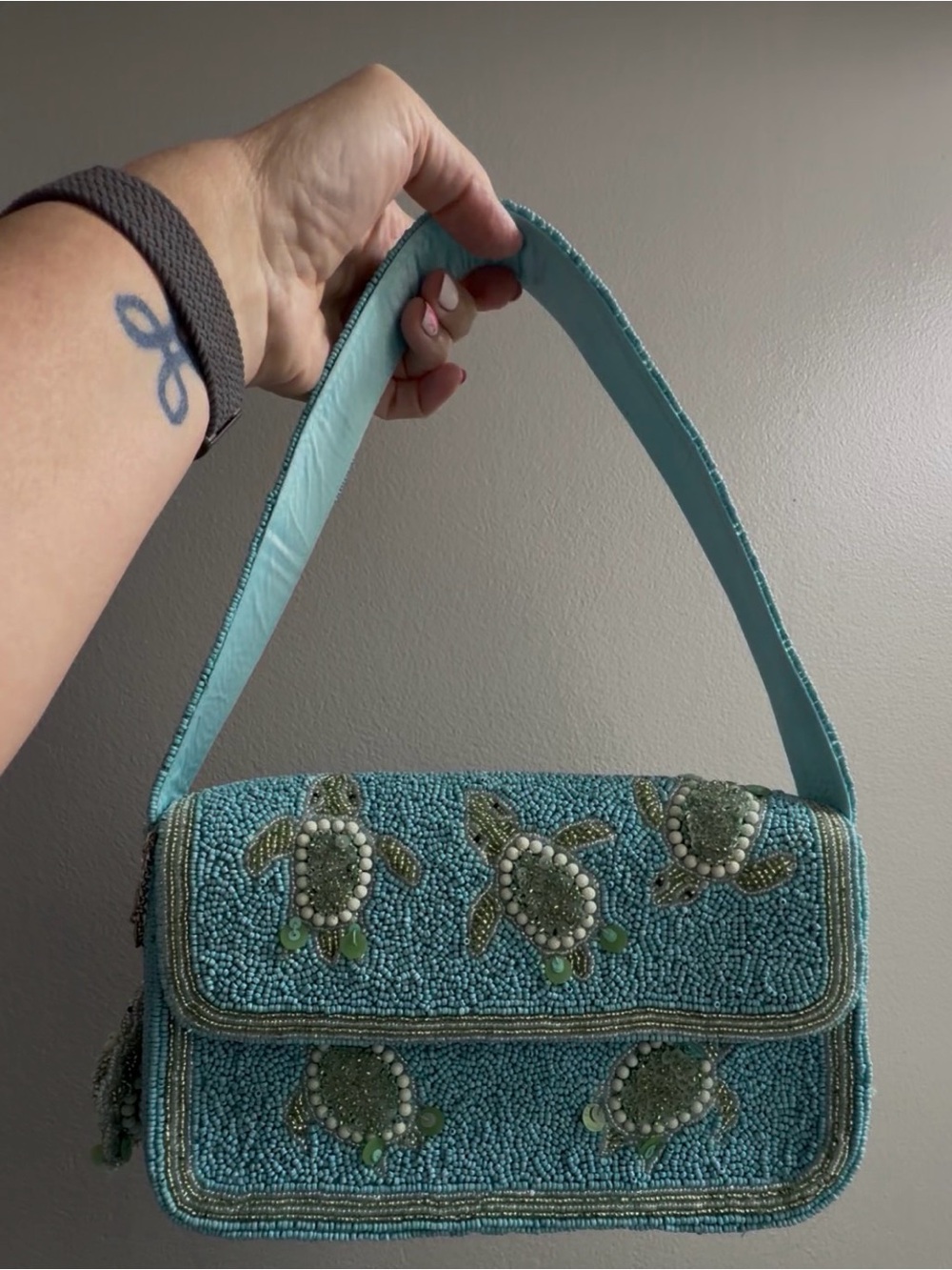 Viral Blue Turtle Beaded Bag